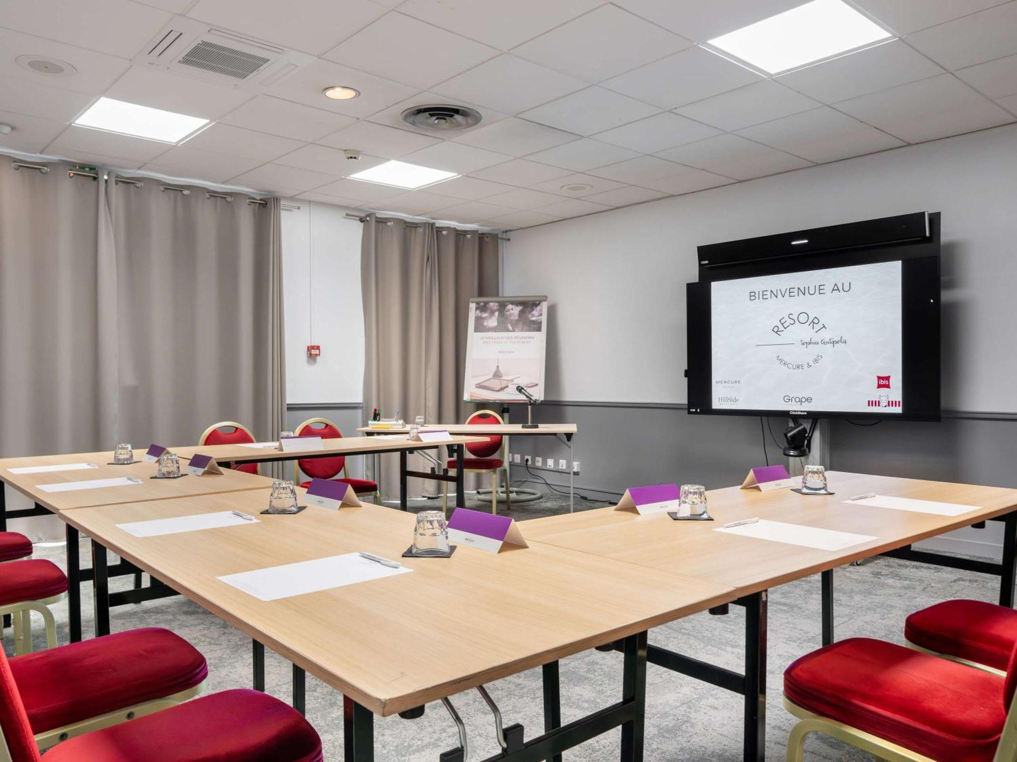 Mercure Antibes Sophia Antipolis 4*